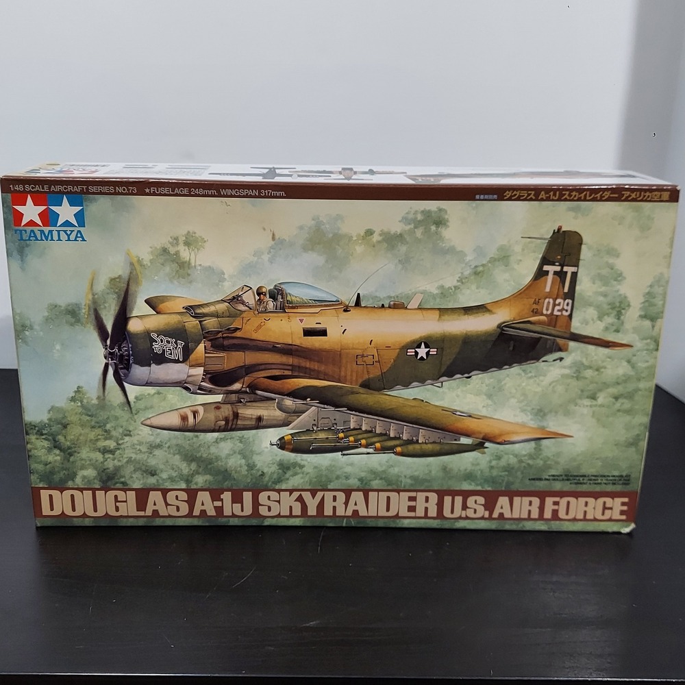 Tamiya Douglas A-1J Skyraider US Air Force 1/48 Model Kit 61073 No 73